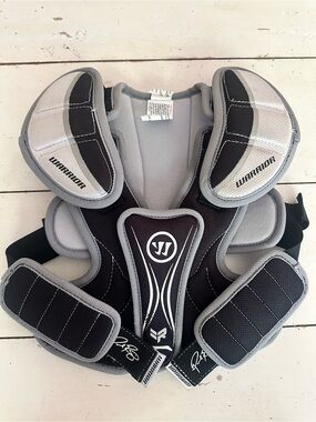 Warrior Lacrosse/Field Shoulder Pads in Black and Gray